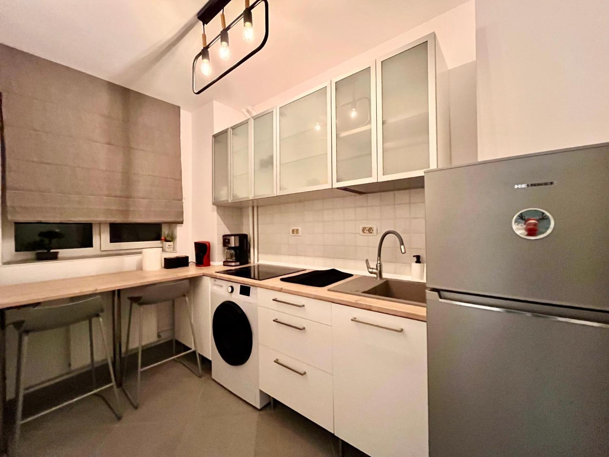 Cozy Apartment With Balcony 布加勒斯特 外观 照片