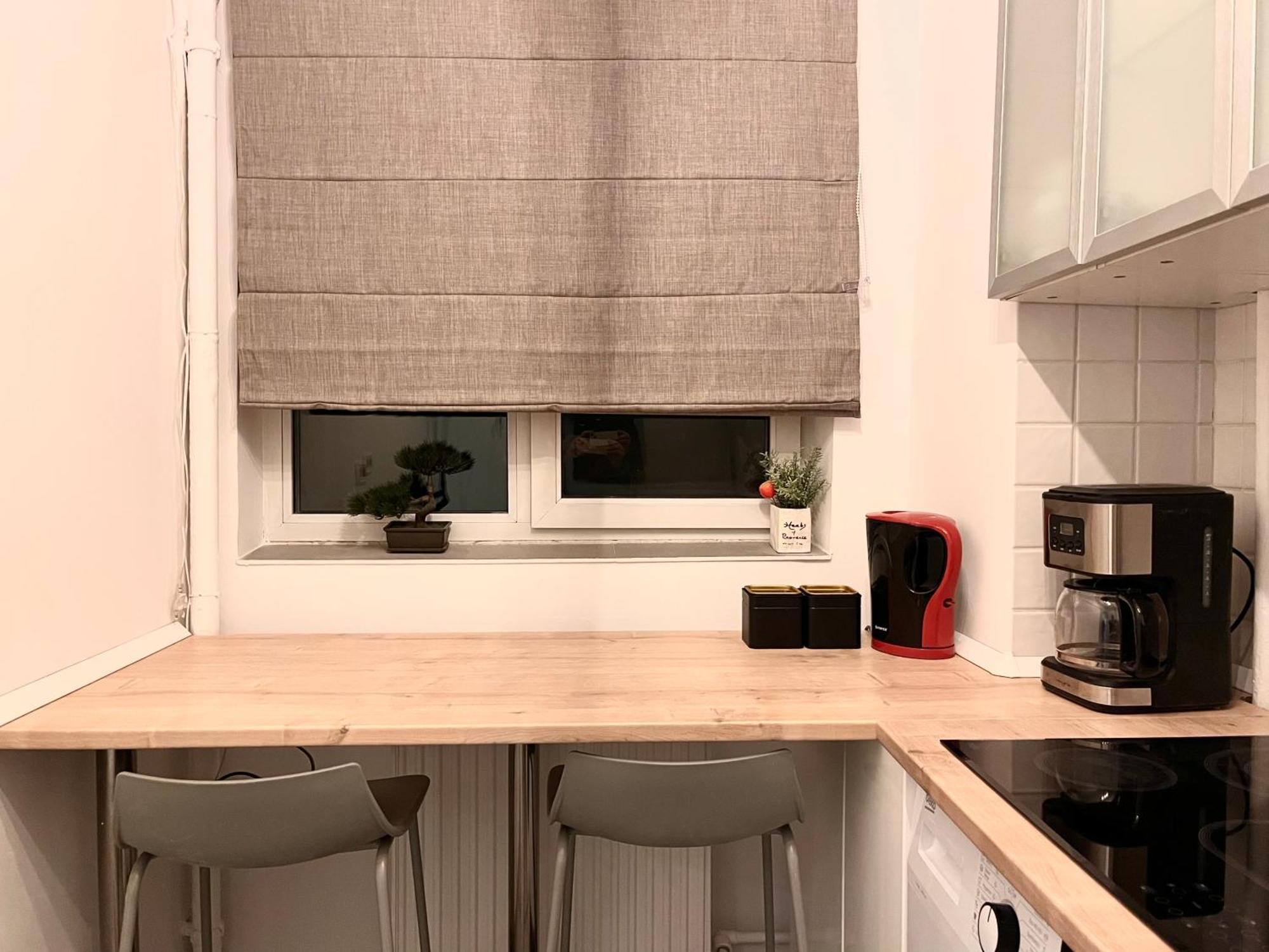 Cozy Apartment With Balcony 布加勒斯特 外观 照片